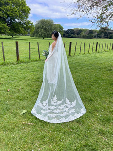 Traditional Flower & Leaf Veil