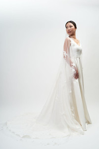 3D Flowers with Pearls Veil