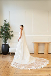 Products: Floral Edge Lace Veil