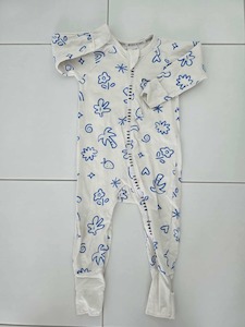 Used: EUC SIZE 6-12 MONTHS