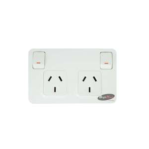 Switch Gear: Titan double power point white