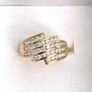 Rings: 9ct. Gold CZ Stone Designer Ring