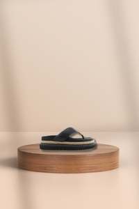 Womens Shoes: Amaya Sandal Black