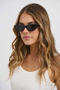 Womens Sunglasses: The Caroline Black/Black