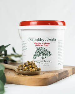 Horse Remedies: Herbal Calmer (Valerian Free) for Horses - Natural Sensitivity & Stress Support