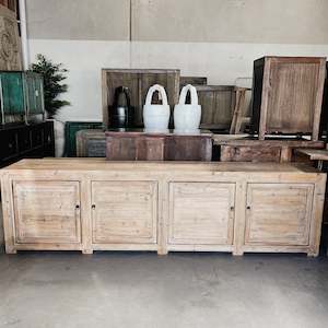 General: Natural Wash Low Cabinet