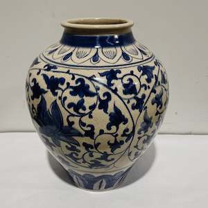 Ceramics: Blue & White Ceramic Oval