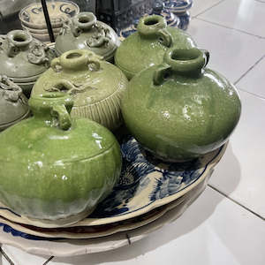 Products: 25433 Green Gecko Pot