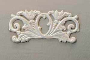 P17 Neoclassical Floral Scroll