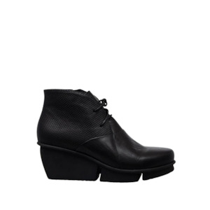 Boots: Otter - Black