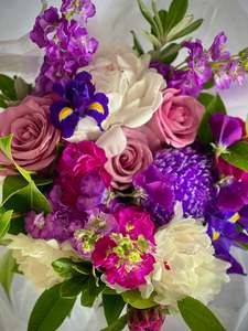 Mothers Day Flowers: Florist’s Choice Mother’s Day Bouquet