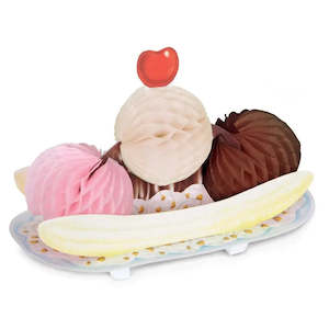 50s Party: Banana Split Honeycomb Centrepiece