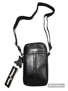 Mens Accessories: Travel Shoulder Bag