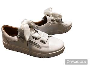 Womens Footwear: EOS