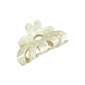 Paume: CLAW CLIP - Buttermilk Rebekah in classic pearl