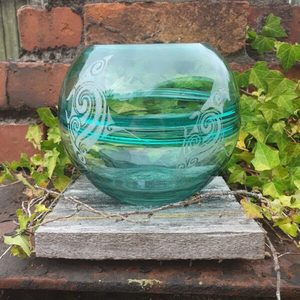 Products: Sting Ray Art Glass Bowl - Burnt Offerings