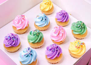 Cupcakes: Buttercream Swirl Mini Cupcakes