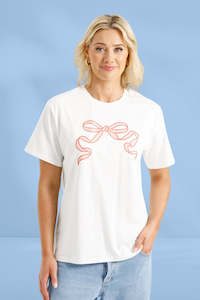 Home Lee: Chris tee white blossom bow