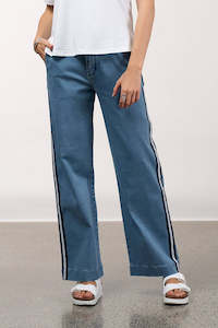 Charli pant light denim (Suggest sizing down)