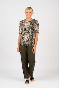 3/4 sleeve round neck knit top leopard