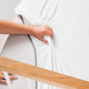Growbright Airnest: airnest Cot Mattress Fitted Sheet