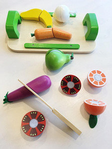 Products: Fruit and Veg Cutting Set chalk + cheese