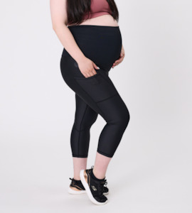 Comfort For Your Bump: Maternity Leggings Classic 3/4 with Pockets Black