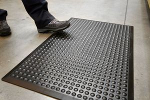 Matting: BUBBLE MAT - 1200mm X 900mm - Black