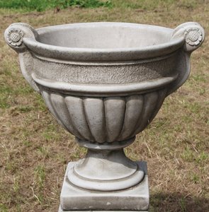 Birdfeeders — California Home & Garden: Dragonstone Alton Vase - California Home & Garden