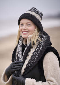 Mode at Rowan Pattern Coast Hat & Snood