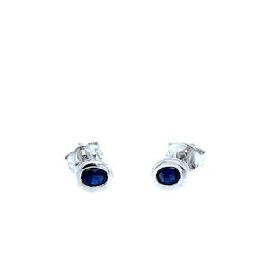 Silver Chains: Silver Lab Sapphire Studs