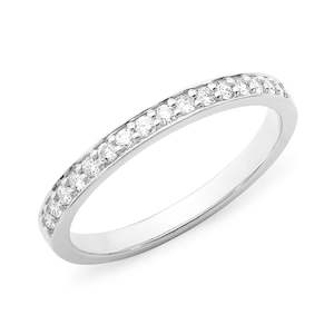 The Mira - Band Ring. Round Brilliant Cut Diamonds