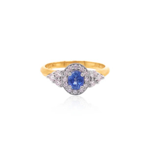 Small Oval ceylon sapphire ring