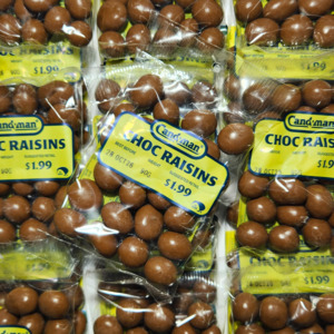 Mayceys Lollies: Mayceys Chocolate Raisins 90g