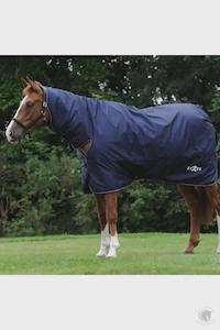Summer Rugs: SAXON DEFIANT WITH BUCKLE 600D COMBO NECK LITE NAVY/WHITE