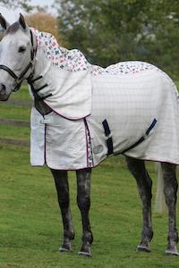 Summer Rug: WEATHERBEETA SUMMER SHEET COTTON COMBO NECK II WHITE/PINK/BLUE