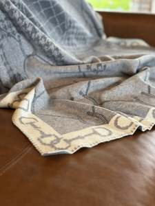 Knitted Blanket – Dove Grey