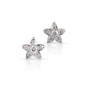 Collections Flowers: pointed flower diamond stud earrings