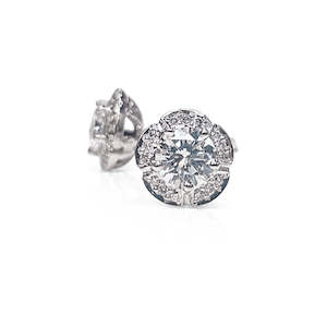 Collections Flowers: Flower diamond stud earrings