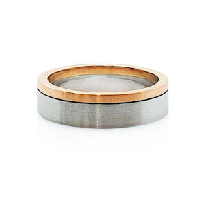 Fine Jewellery Mens Wedding Rings: Red gold and platinum gents wedding ring