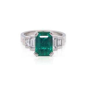 Fine Jewellery Dress Rings: Colombian Classic