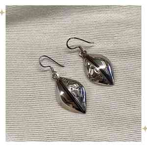 Jewellery: MISHFAH - Tuareg earrings