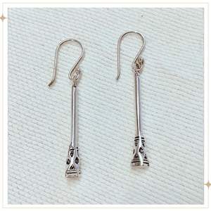 Earrings: ARWA - Silver drop earrings