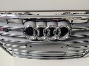 Genuine Front Grill Audi S7 PFL 4G8 2012-2014 Used