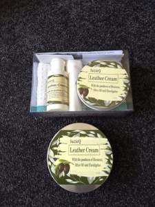 Leather Care: Leather cleaning kit