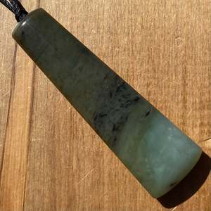 Pounamu Toki Pendants: Inanga Pounamu Toki Pendant