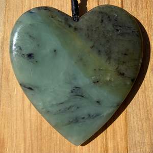 Inanga Pounamu Heart Pendant - Extra Large
