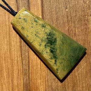 Pounamu Toki Pendant - Marsden Flower Jade