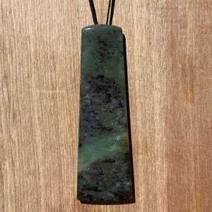 Totoweka Greenstone Pounamu Pendant