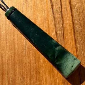 Kawakawa Pounamu Toki Pendant